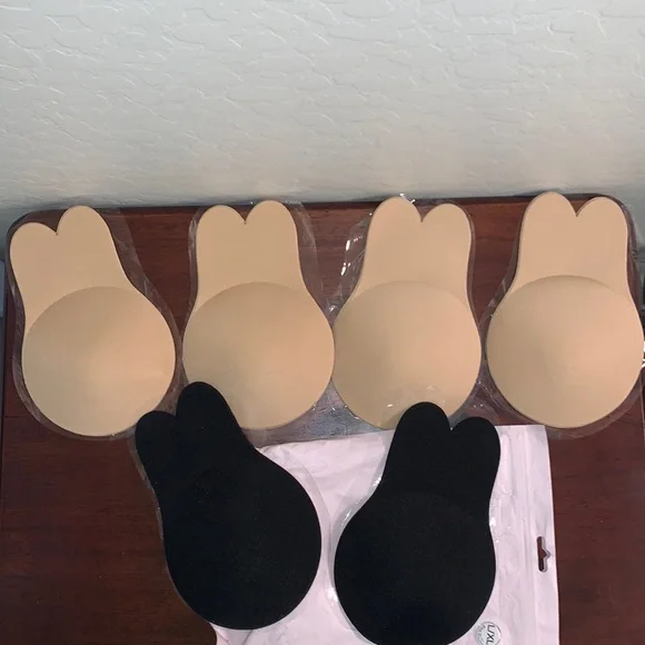 ADHESIVE BRAND NEW IN BAG SET OF 3 LIFTING INVISIBLE PADDED BRAS - Picture 1 of 6